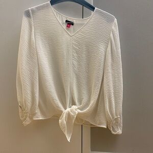 Vince Camuto Cream Textured V-Neck Blouse